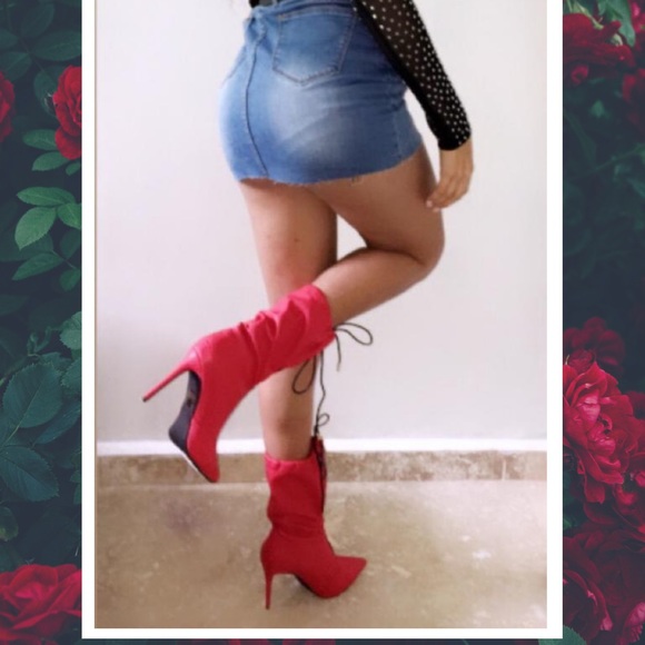 Hot Boots - Picture 3 of 3